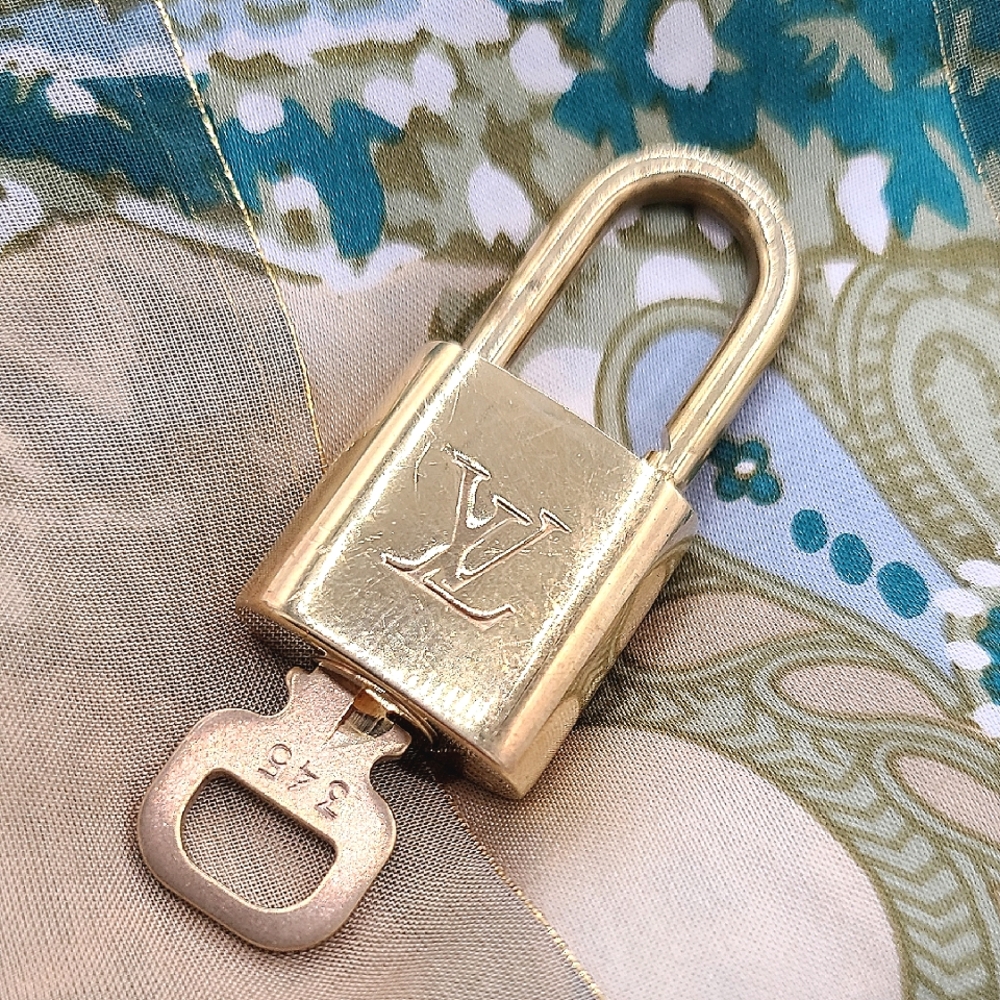 Louis Vuitton #345 lock and key